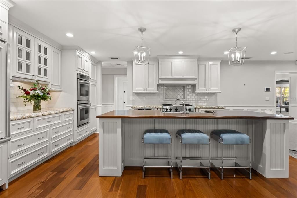 For Rent: $10,950 (4 beds, 3 baths, 2918 Square Feet)