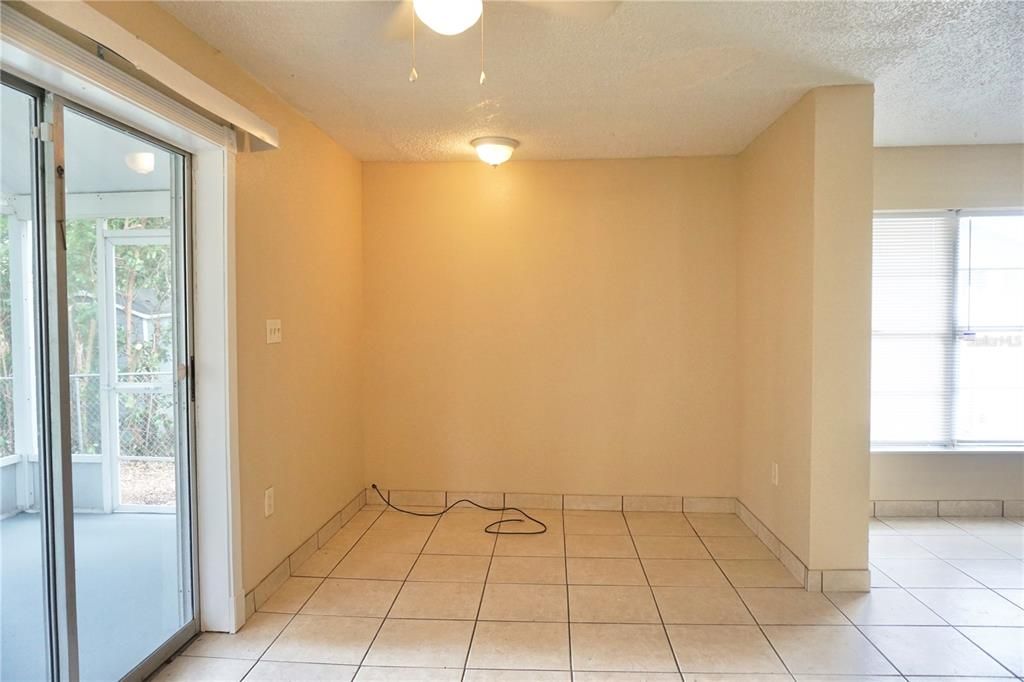 For Rent: $1,600 (3 beds, 2 baths, 1143 Square Feet)