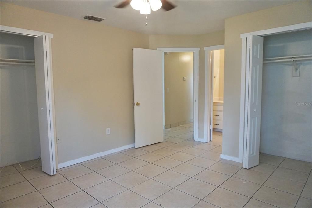 For Rent: $1,600 (3 beds, 2 baths, 1143 Square Feet)