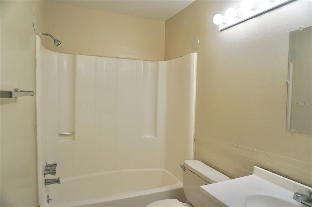 For Rent: $1,600 (3 beds, 2 baths, 1143 Square Feet)