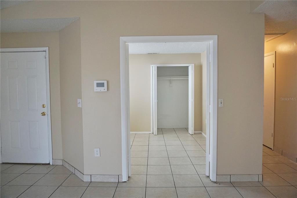 For Rent: $1,600 (3 beds, 2 baths, 1143 Square Feet)