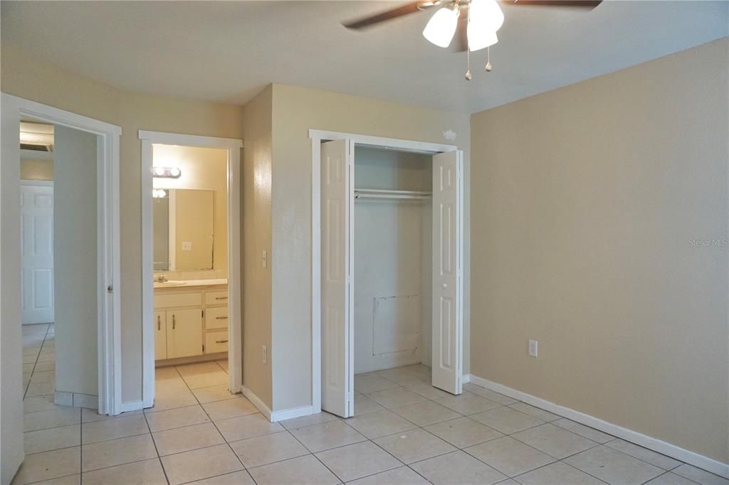 For Rent: $1,600 (3 beds, 2 baths, 1143 Square Feet)