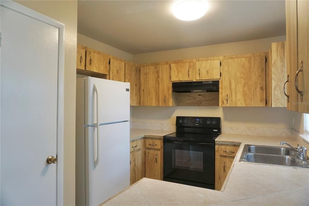 For Rent: $1,600 (3 beds, 2 baths, 1143 Square Feet)