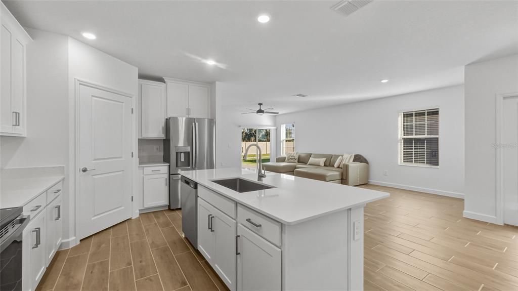 En Venta: $279,900 (2 camas, 2 baños, 1616 Pies cuadrados)