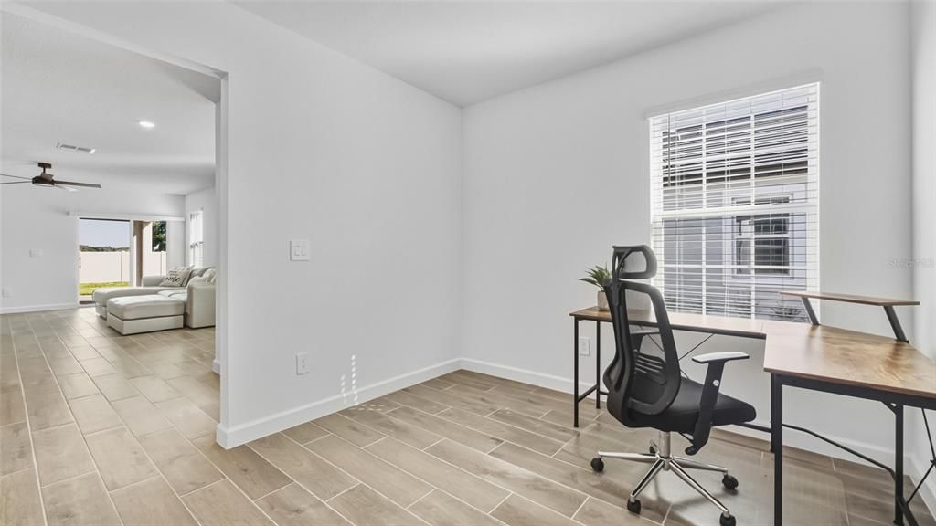 En Venta: $279,900 (2 camas, 2 baños, 1616 Pies cuadrados)