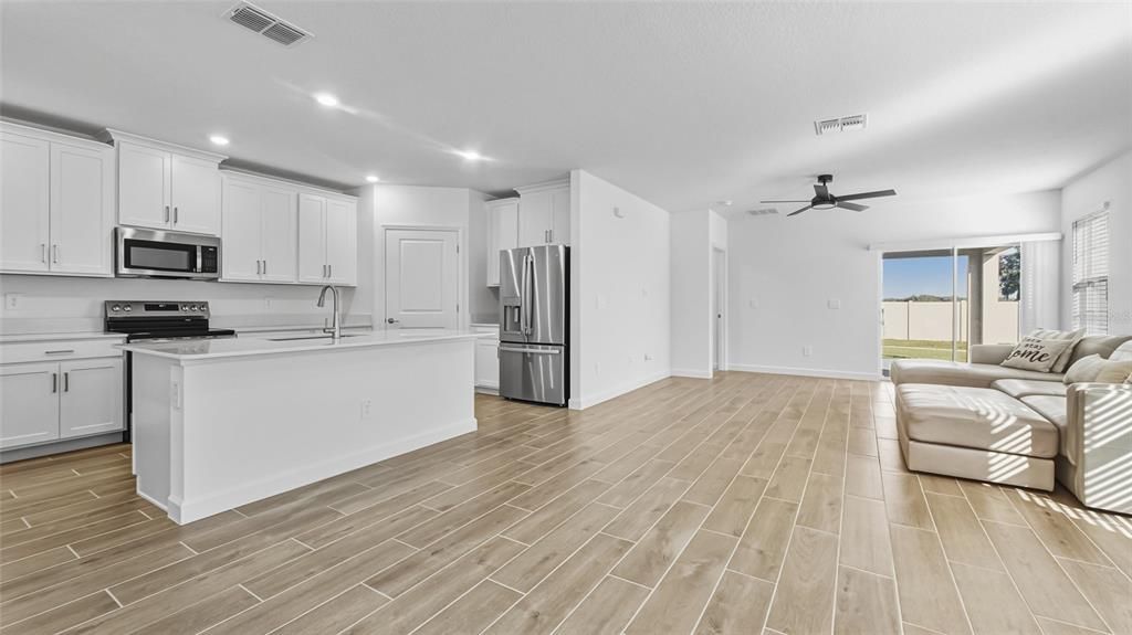 En Venta: $279,900 (2 camas, 2 baños, 1616 Pies cuadrados)