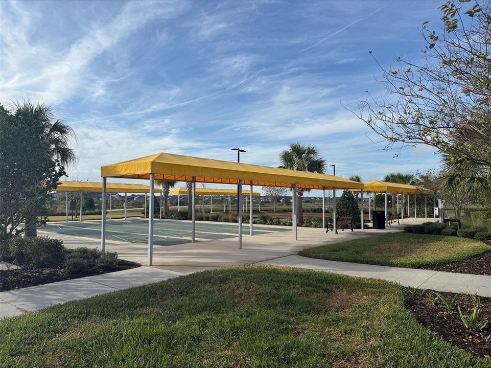 En Venta: $279,900 (2 camas, 2 baños, 1616 Pies cuadrados)