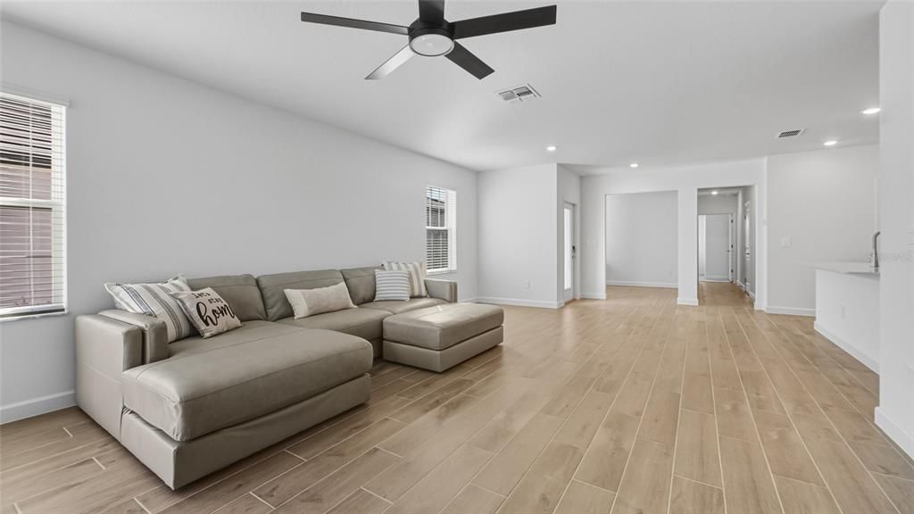 En Venta: $279,900 (2 camas, 2 baños, 1616 Pies cuadrados)