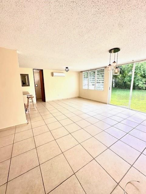 For Sale: $510,000 (4 beds, 2 baths, 1700 Square Feet)