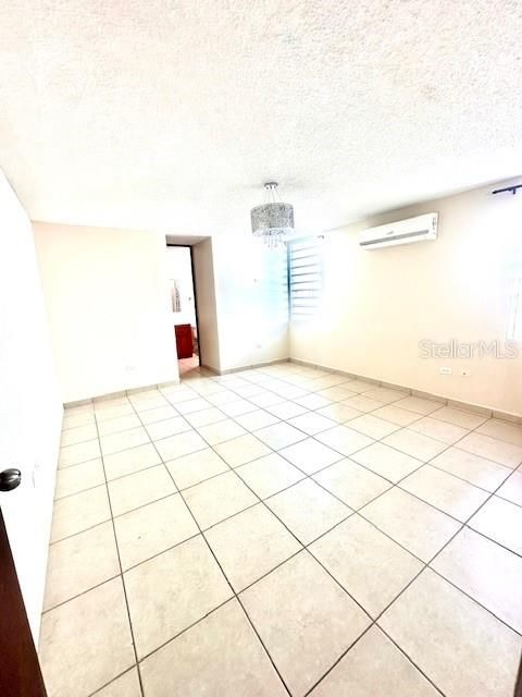 For Sale: $510,000 (4 beds, 2 baths, 1700 Square Feet)