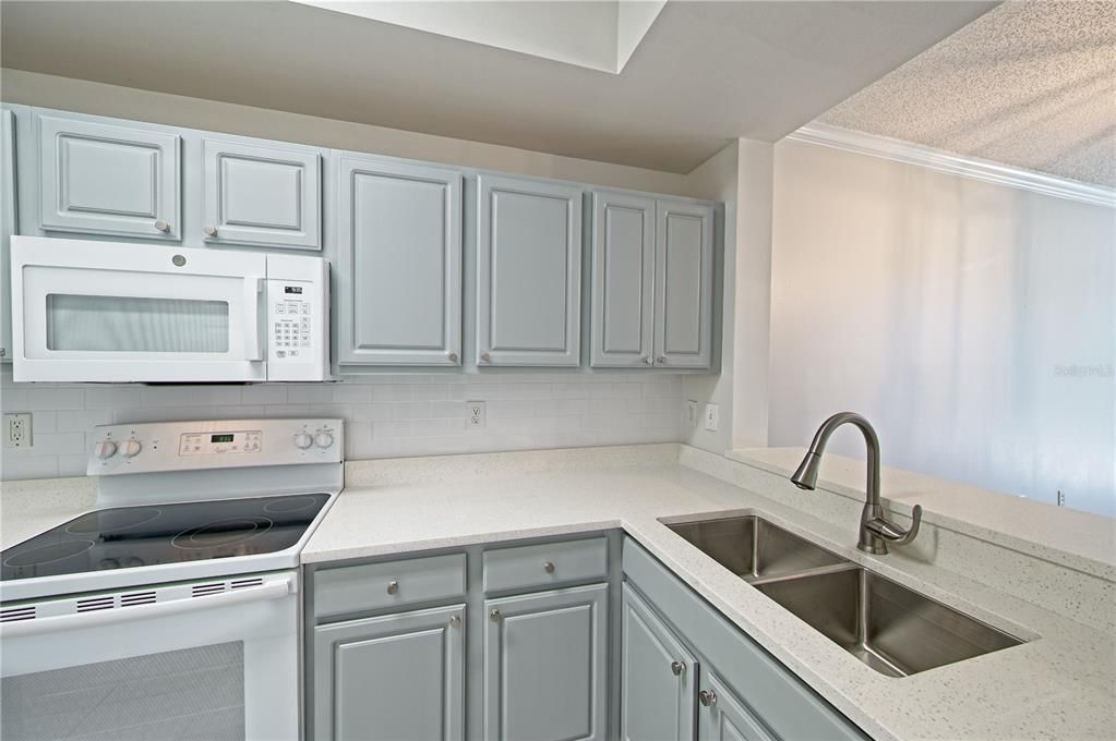 出租: $2,195 (2 贝兹, 2 浴室, 1246 平方英尺)