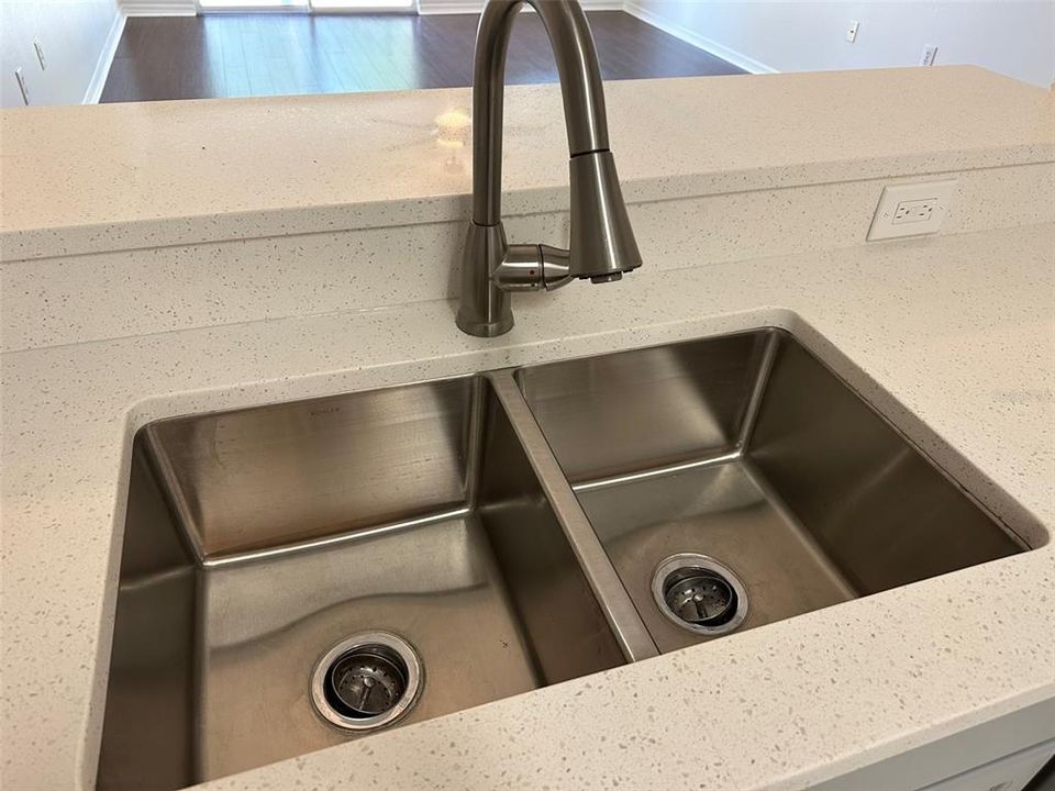 出租: $2,195 (2 贝兹, 2 浴室, 1246 平方英尺)