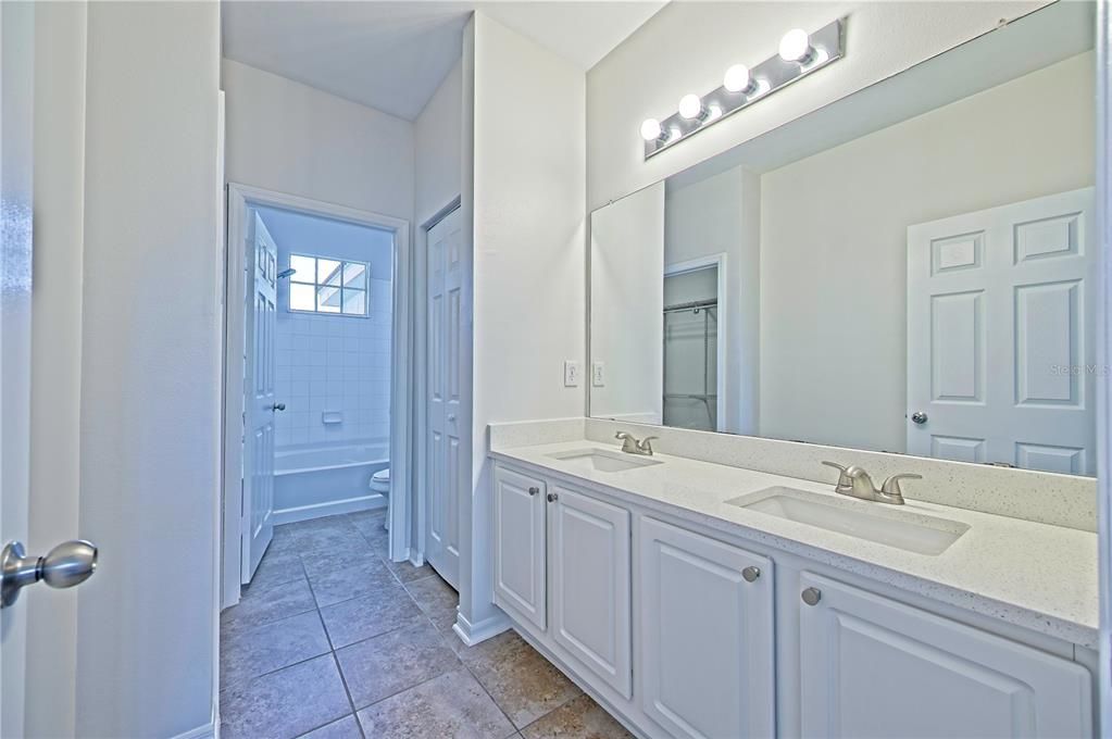 出租: $2,195 (2 贝兹, 2 浴室, 1246 平方英尺)