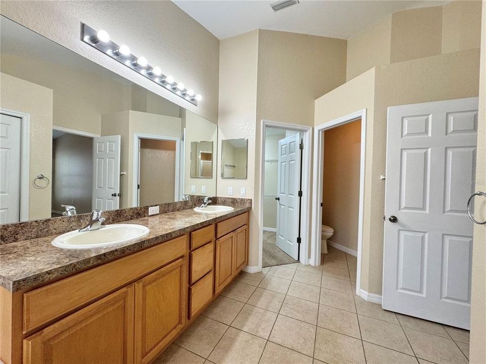 For Rent: $1,900 (3 beds, 2 baths, 1848 Square Feet)