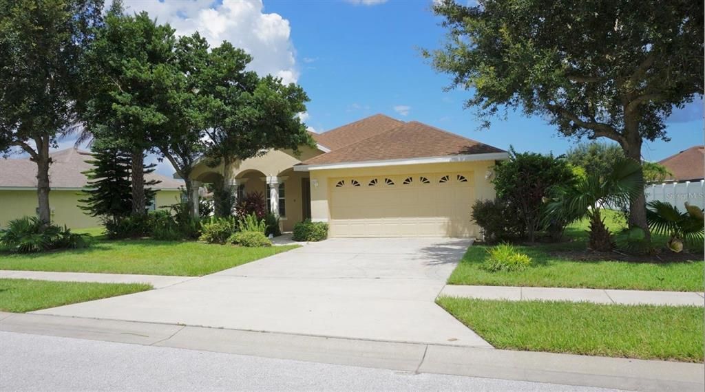 For Rent: $1,900 (3 beds, 2 baths, 1848 Square Feet)