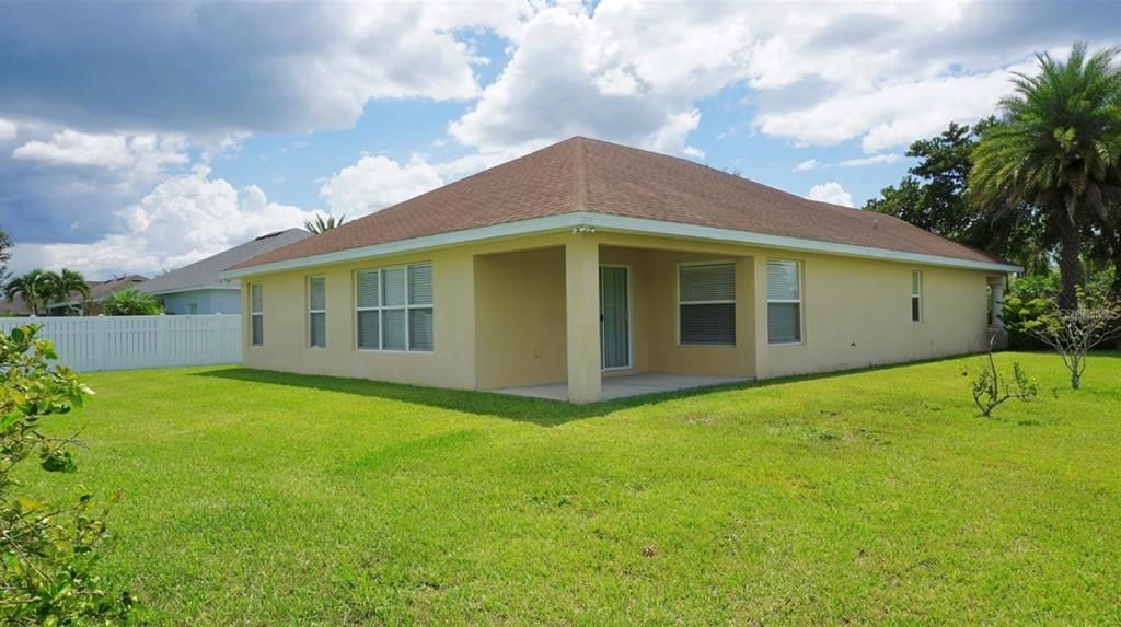 For Rent: $1,900 (3 beds, 2 baths, 1848 Square Feet)