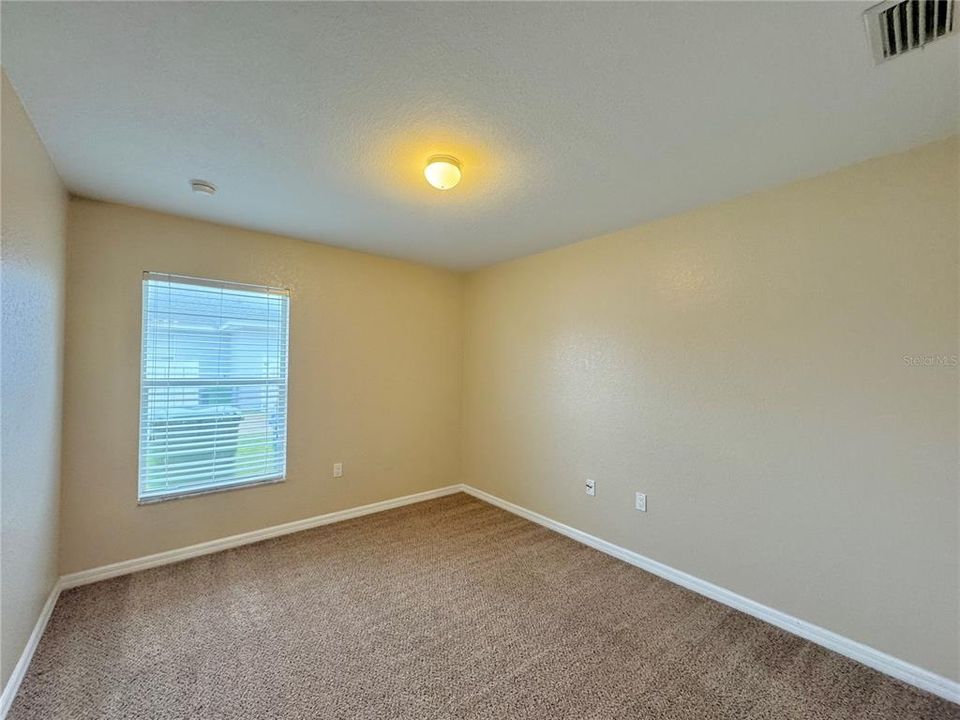 For Rent: $1,900 (3 beds, 2 baths, 1848 Square Feet)