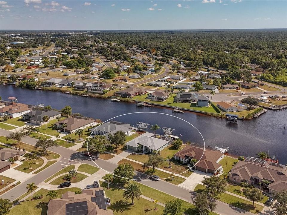 На продажу: $639,900 (3 спален, 2 ванн, 2011 Квадратных фут)