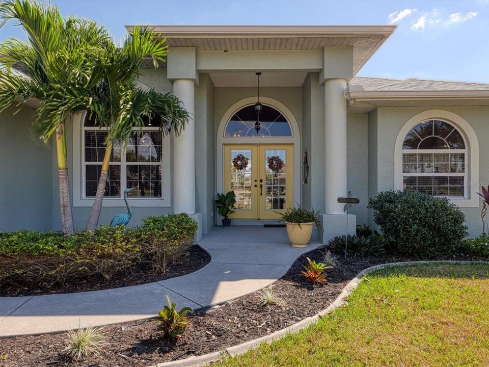 На продажу: $639,900 (3 спален, 2 ванн, 2011 Квадратных фут)