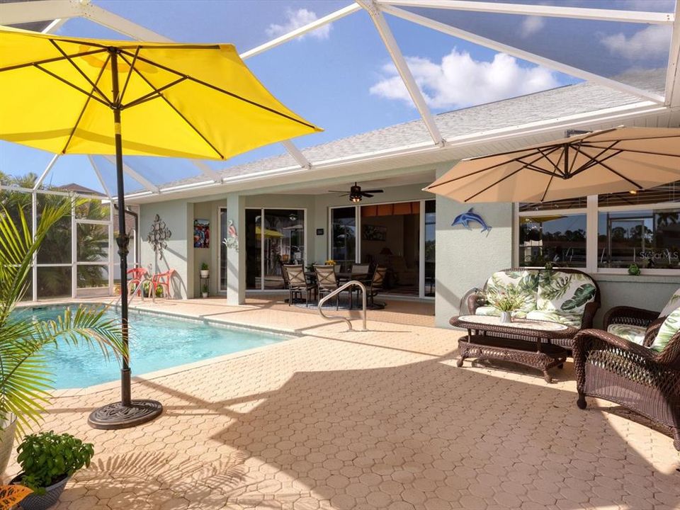 На продажу: $639,900 (3 спален, 2 ванн, 2011 Квадратных фут)