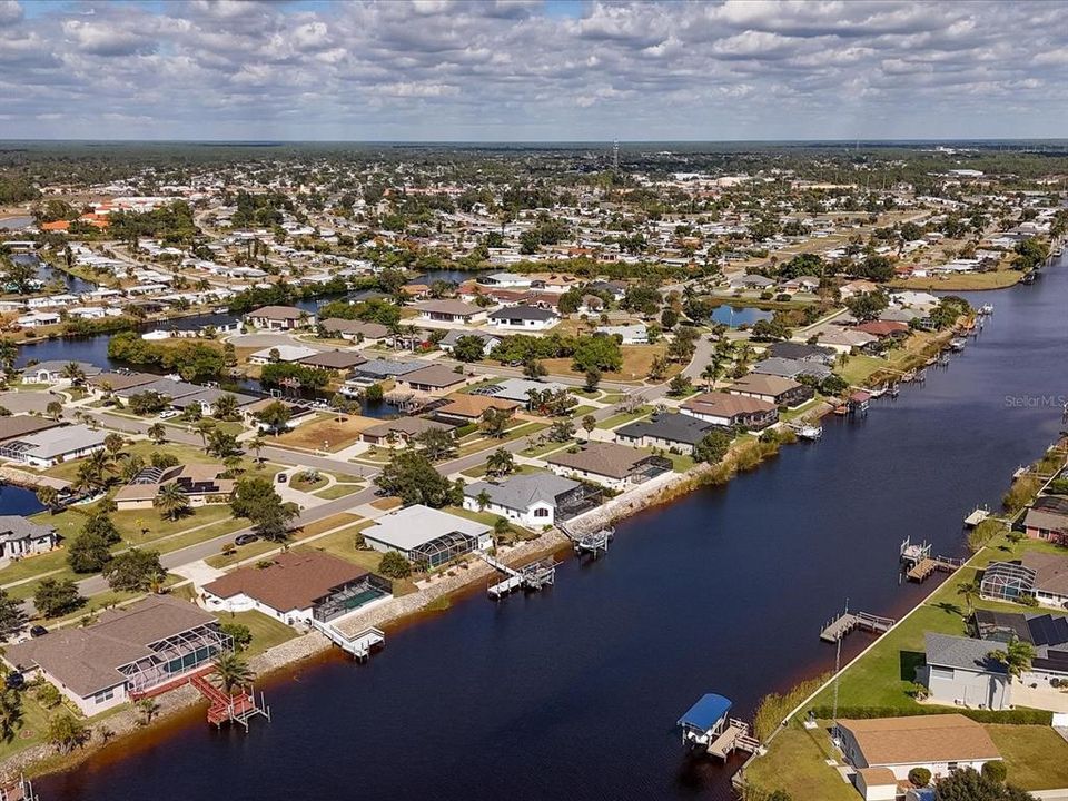 На продажу: $639,900 (3 спален, 2 ванн, 2011 Квадратных фут)