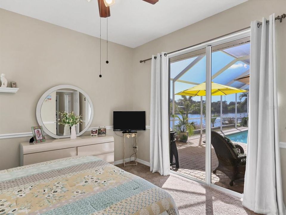 На продажу: $639,900 (3 спален, 2 ванн, 2011 Квадратных фут)