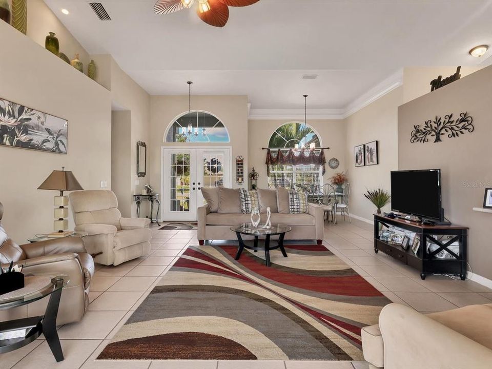 На продажу: $639,900 (3 спален, 2 ванн, 2011 Квадратных фут)