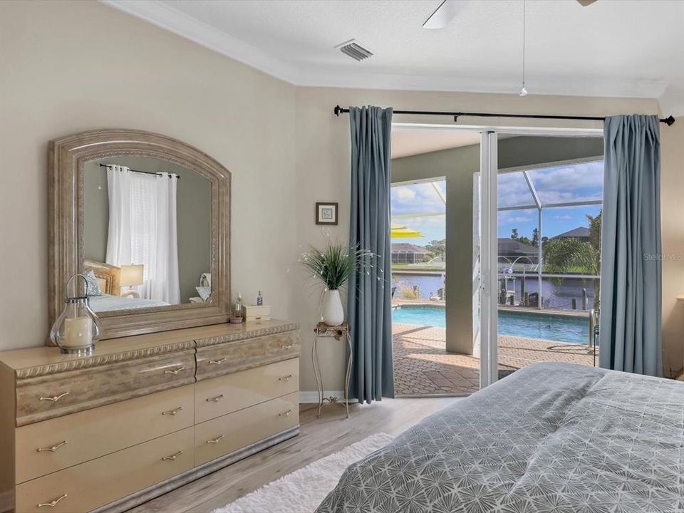 На продажу: $639,900 (3 спален, 2 ванн, 2011 Квадратных фут)