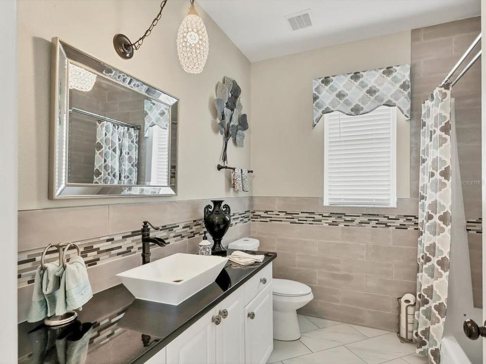 На продажу: $639,900 (3 спален, 2 ванн, 2011 Квадратных фут)