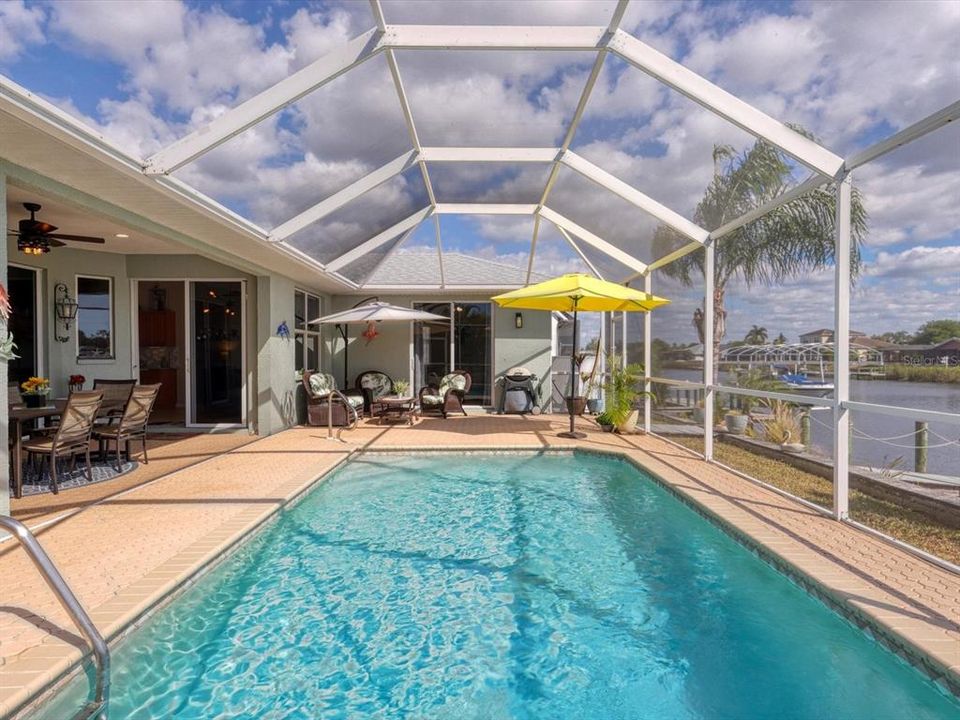 На продажу: $639,900 (3 спален, 2 ванн, 2011 Квадратных фут)