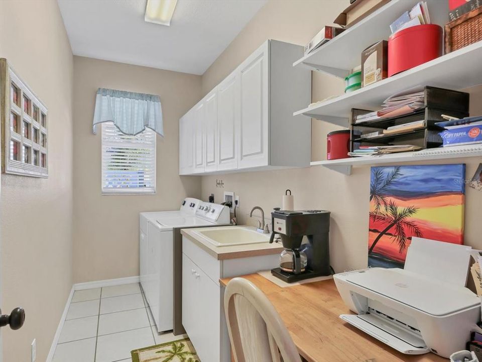 На продажу: $639,900 (3 спален, 2 ванн, 2011 Квадратных фут)