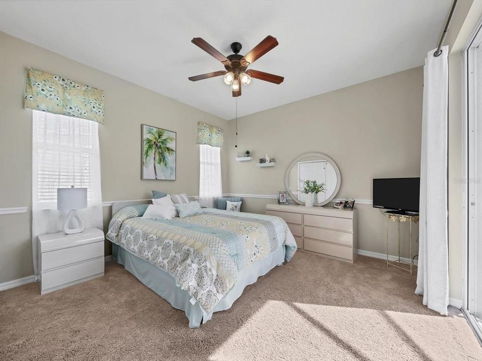 На продажу: $639,900 (3 спален, 2 ванн, 2011 Квадратных фут)