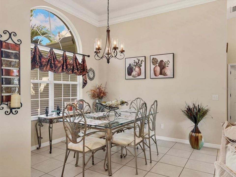 На продажу: $639,900 (3 спален, 2 ванн, 2011 Квадратных фут)