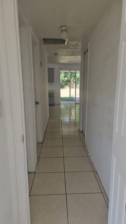 For Rent: $2,200 (2 beds, 1 baths, 2160 Square Feet)