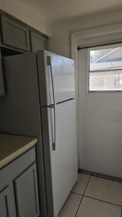 For Rent: $2,200 (2 beds, 1 baths, 2160 Square Feet)