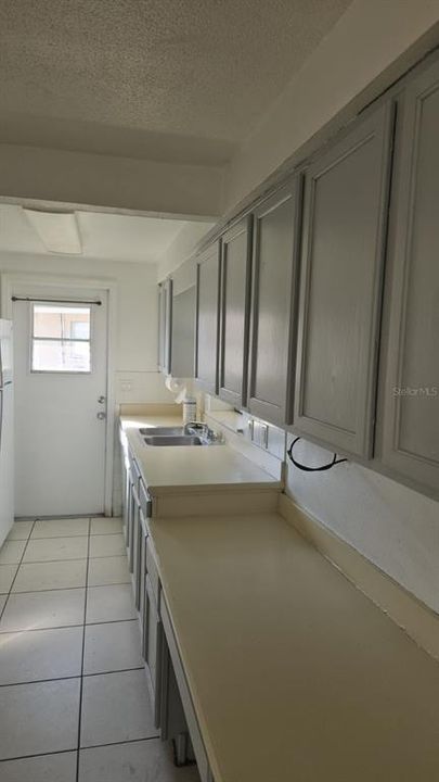 For Rent: $2,200 (2 beds, 1 baths, 2160 Square Feet)