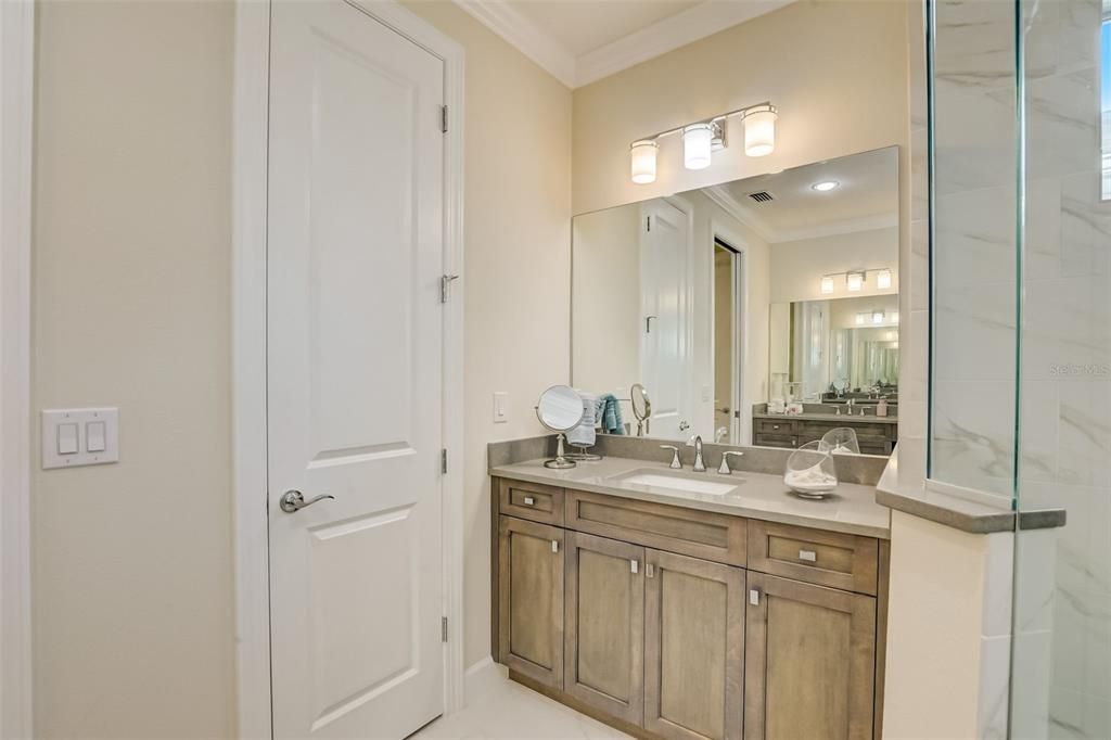 На продажу: $800,000 (3 спален, 3 ванн, 2600 Квадратных фут)