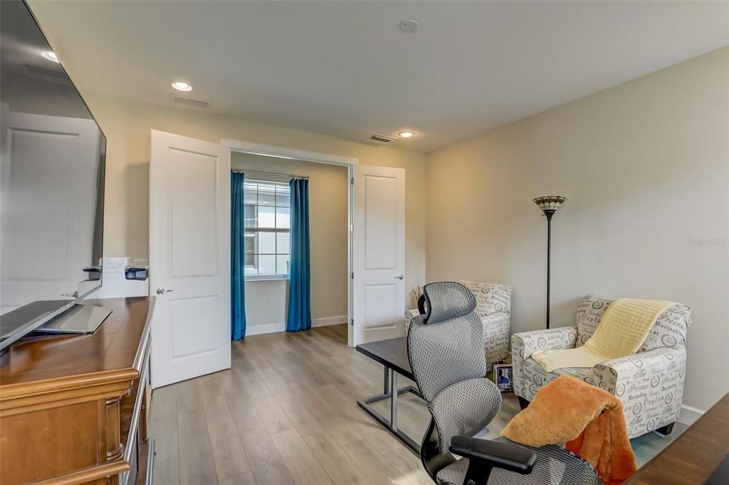 На продажу: $800,000 (3 спален, 3 ванн, 2600 Квадратных фут)