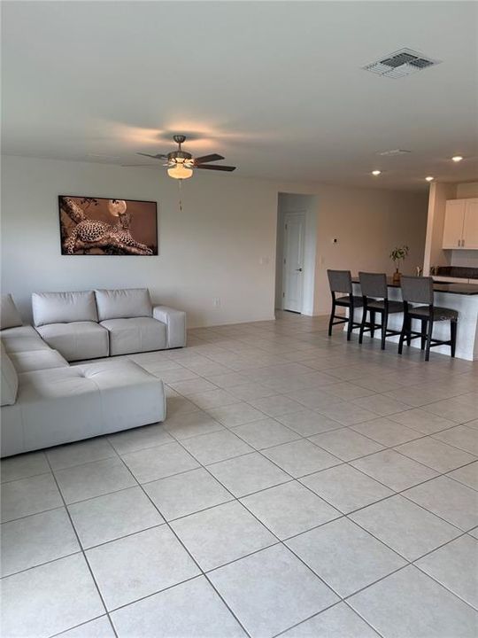 For Rent: $2,800 (6 beds, 3 baths, 3342 Square Feet)