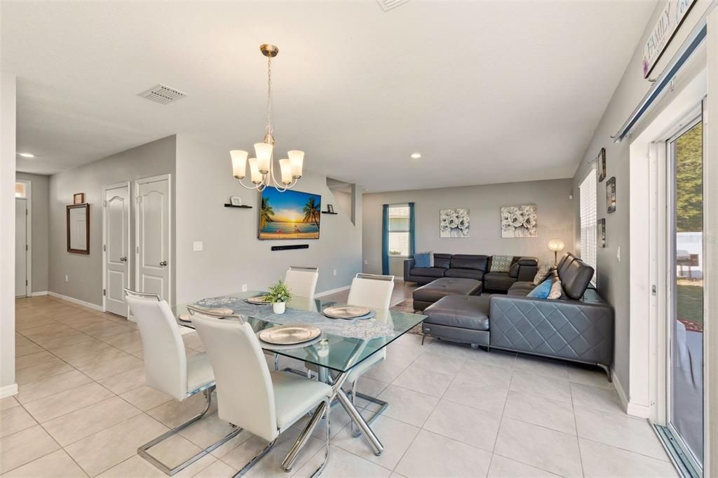 待售: $449,900 (4 贝兹, 2 浴室, 2505 平方英尺)