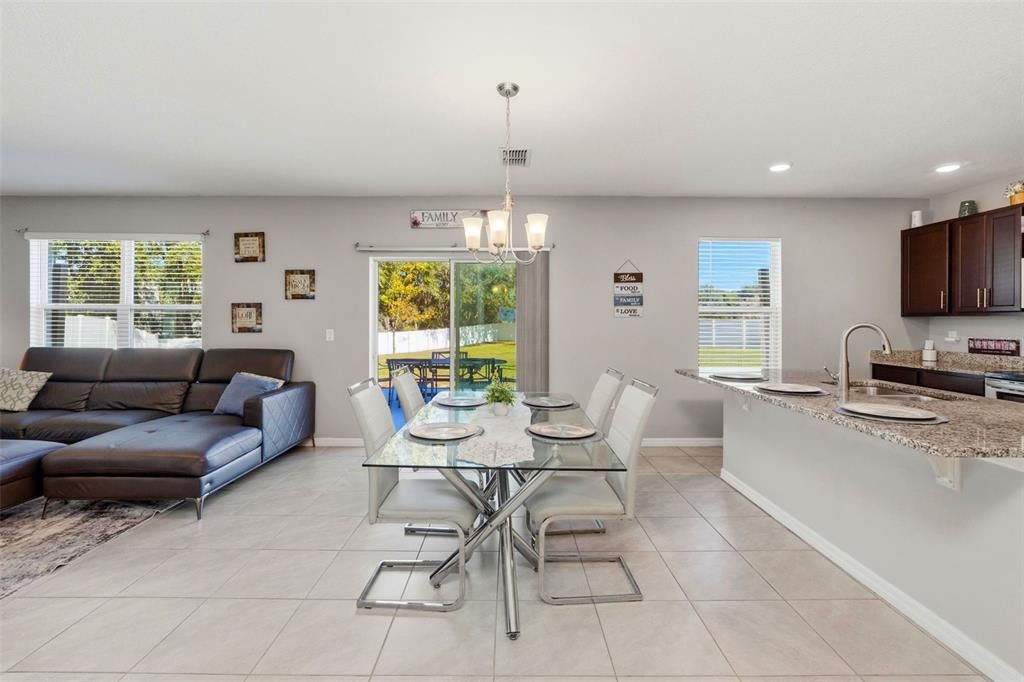 待售: $449,900 (4 贝兹, 2 浴室, 2505 平方英尺)