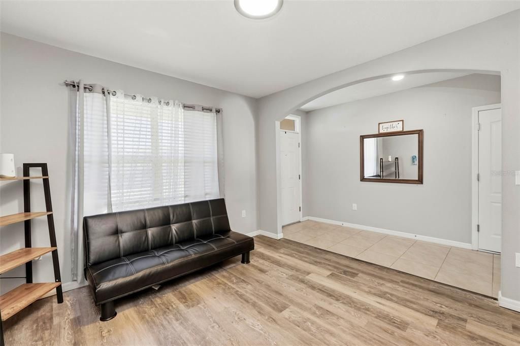 待售: $449,900 (4 贝兹, 2 浴室, 2505 平方英尺)