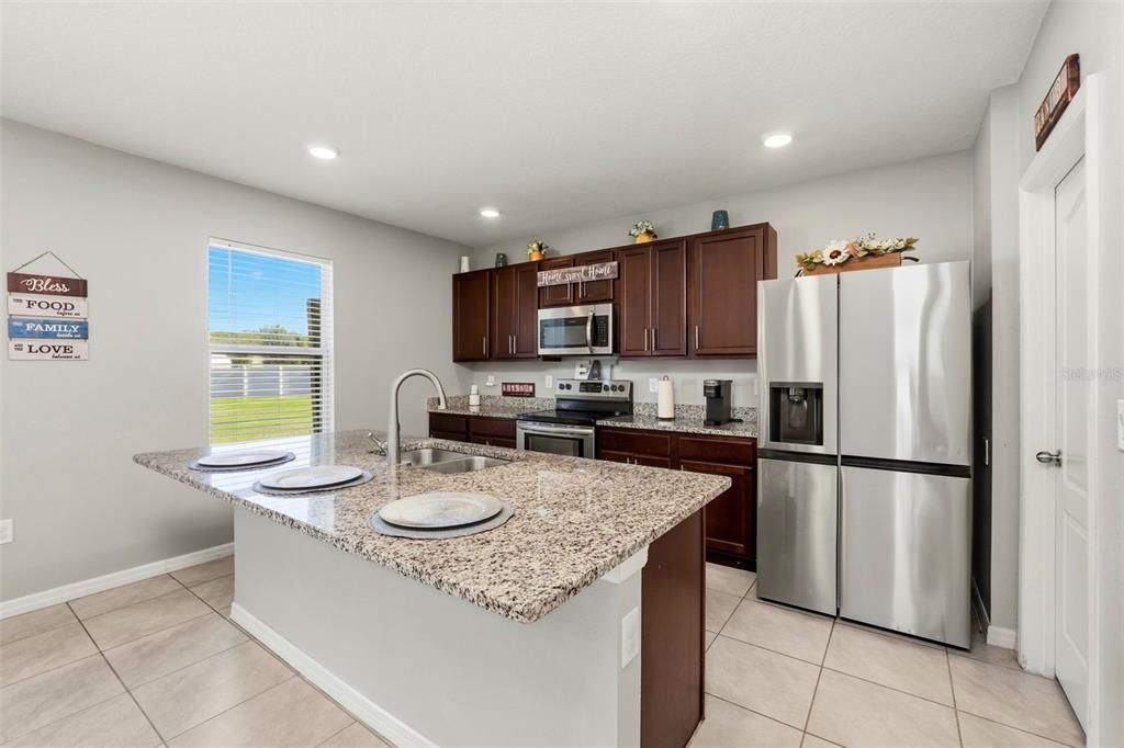 待售: $449,900 (4 贝兹, 2 浴室, 2505 平方英尺)