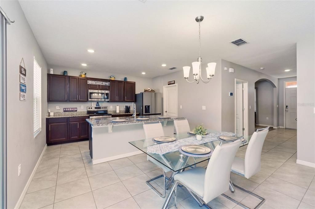 待售: $449,900 (4 贝兹, 2 浴室, 2505 平方英尺)