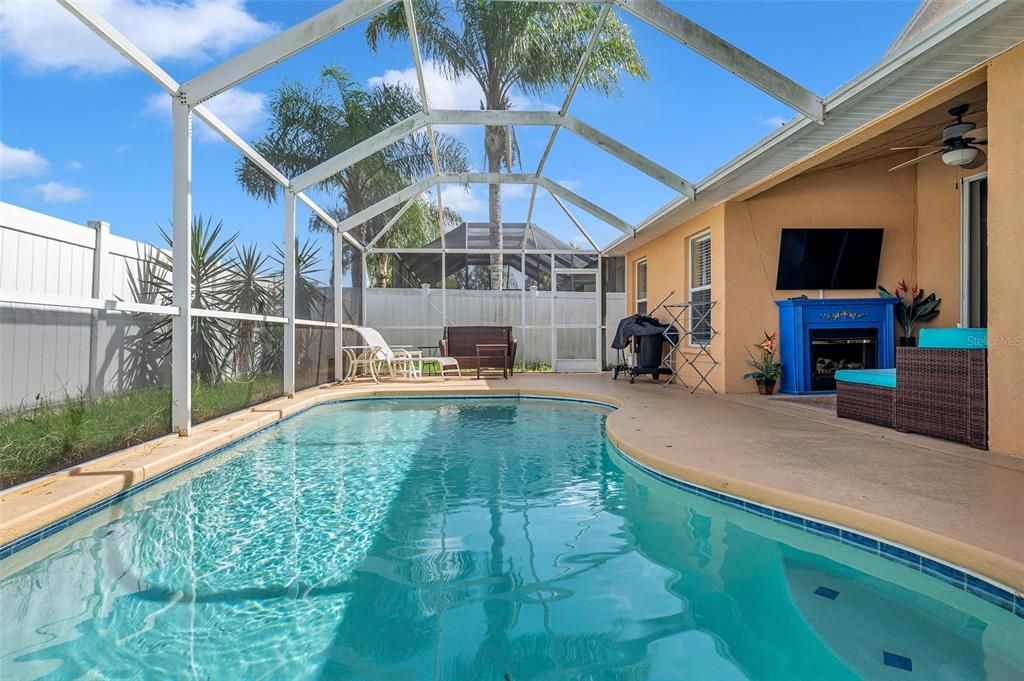 For Sale: $399,000 (4 beds, 2 baths, 2056 Square Feet)