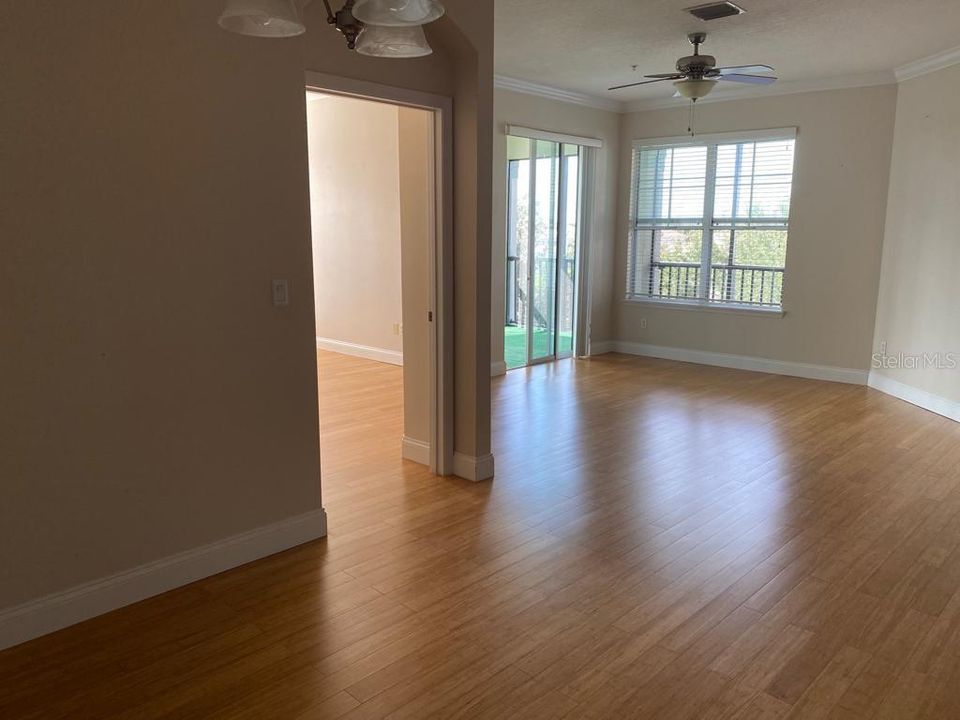 For Sale: $325,000 (3 beds, 2 baths, 1442 Square Feet)