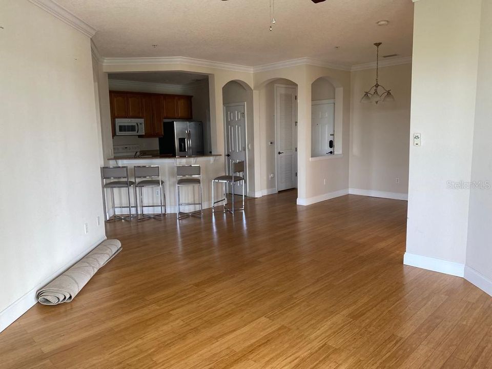 For Sale: $325,000 (3 beds, 2 baths, 1442 Square Feet)