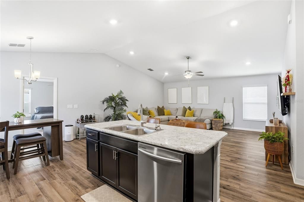 For Sale: $310,500 (3 beds, 2 baths, 1513 Square Feet)