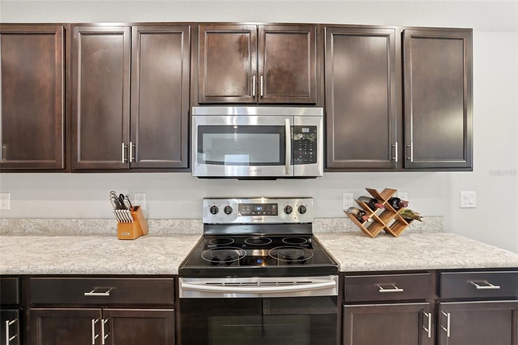 For Sale: $310,500 (3 beds, 2 baths, 1513 Square Feet)