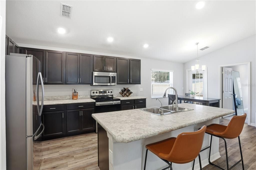 For Sale: $310,500 (3 beds, 2 baths, 1513 Square Feet)